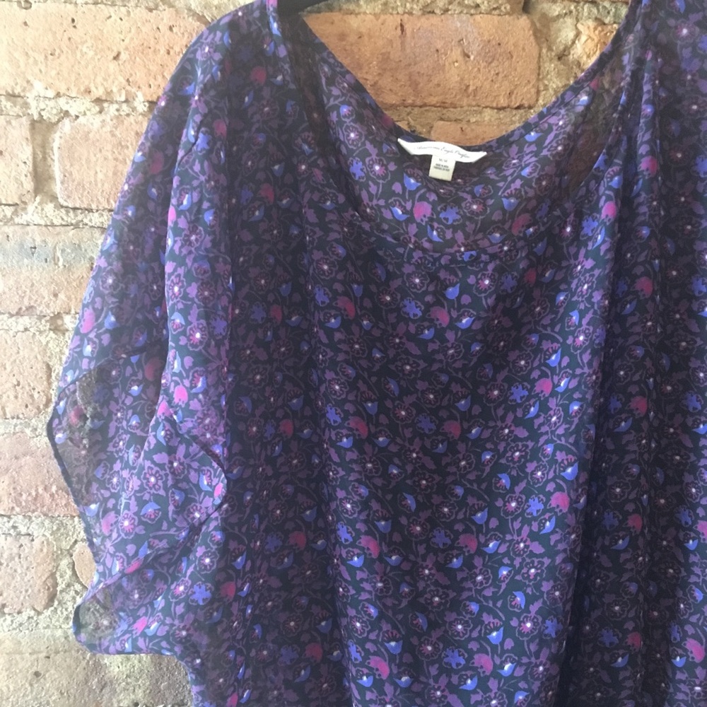 EUC American Eagle pretty flowy sheer top size M